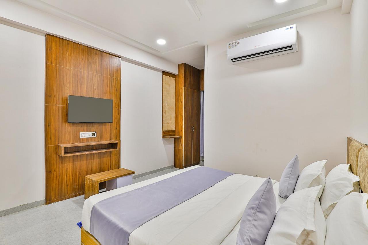 Fabhotel Parkland A Ahmadabad Zewnętrze zdjęcie